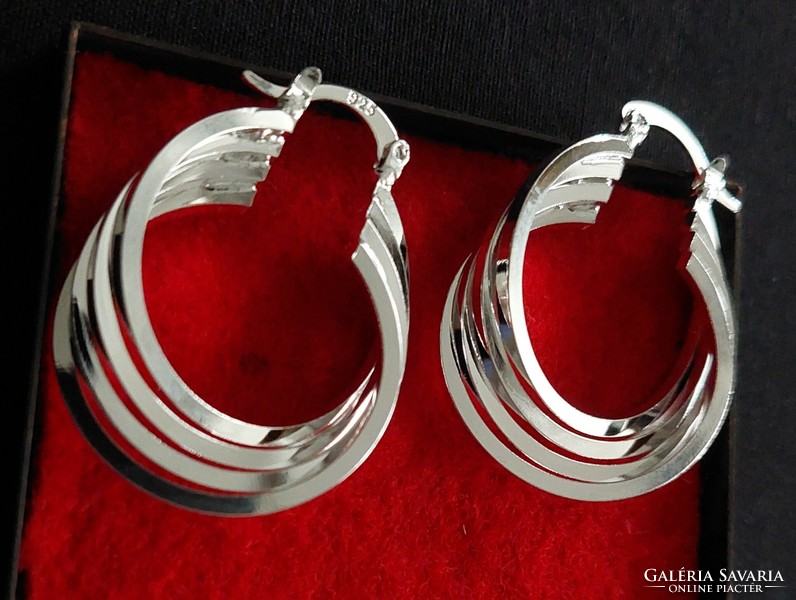 Silver-plated elegant hoop earrings