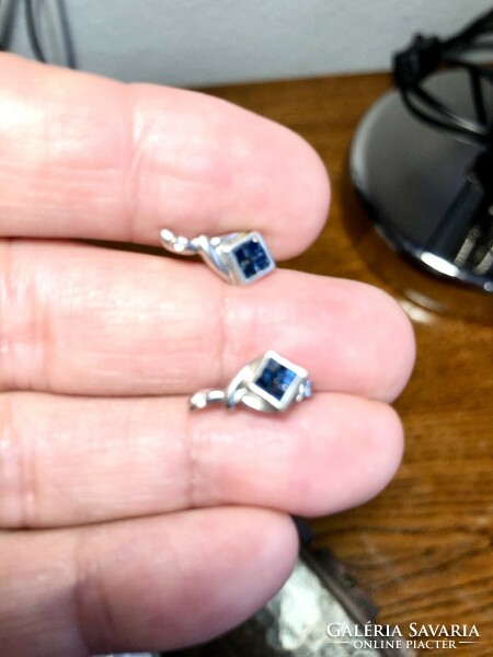 Gold earrings with 14k sapphire diamonds