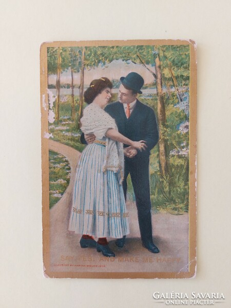 Old postcard couple in love 1909