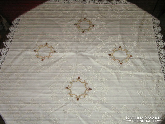 Embroidered damask tablecloth with beautiful lacy edges