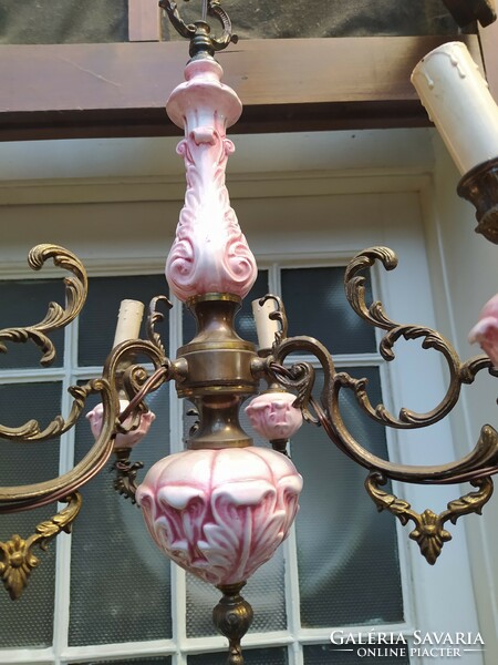 Csodálatosan míves antik rózsaszín porcelán, réz csillár