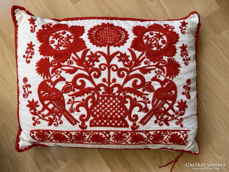 Újhely embroidered decorative pillow (pillow + cover)