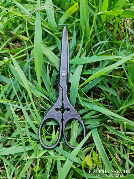 Nun's scissors from around 100 years old
