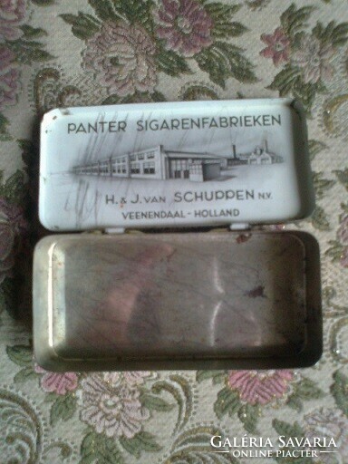 Metal cigarette box (first half of the 20th century)
