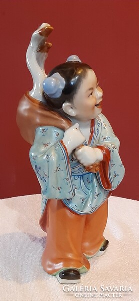 Kínai porcelán, kézi festésű, jelölt. 21 cm magas