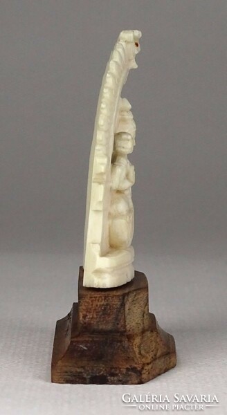 1Q936 carved bone buddha statue 7.3 Cm