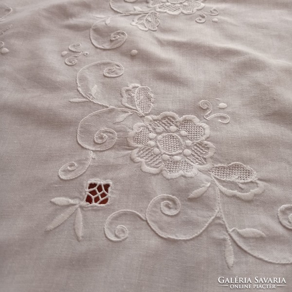 Antique white, embroidered, lace-decorated tablecloth, 71 cm in diameter