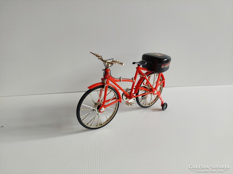 Larger bicycle model