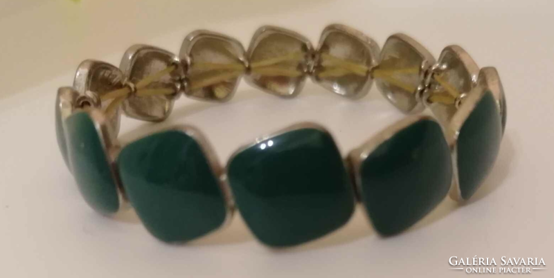 Sale!!!New! Green enameled rubber bracelet with cube eyes