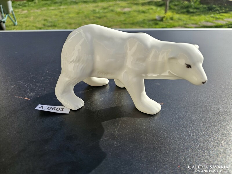 A0601 fs faianta sighisoara polar bear 17 cm