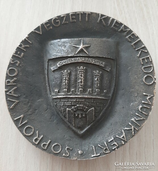 For outstanding work for the city of Sopron 1970 bronze memorial plaque locks Károly 9.6 cm