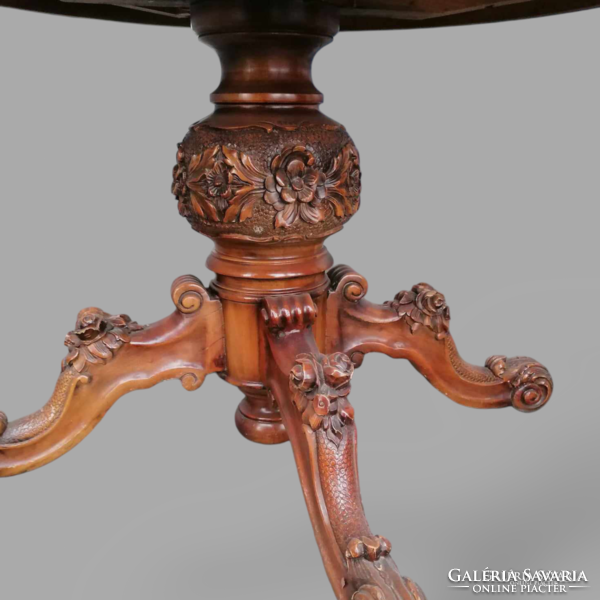 Baroque round dining table