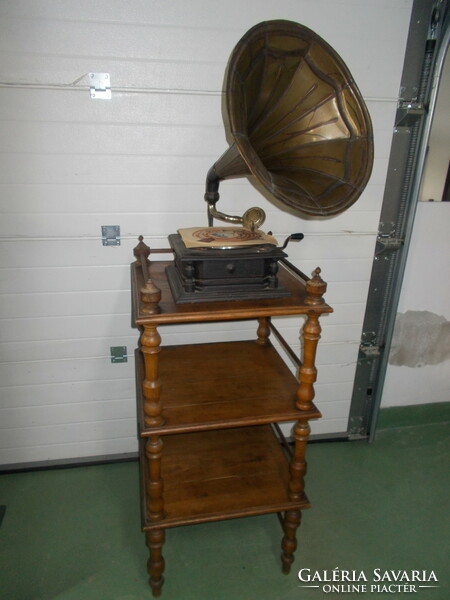 Tin German shelf, etager, gramophone stand