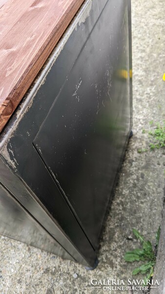 Lemezszekrény, bárszekrény