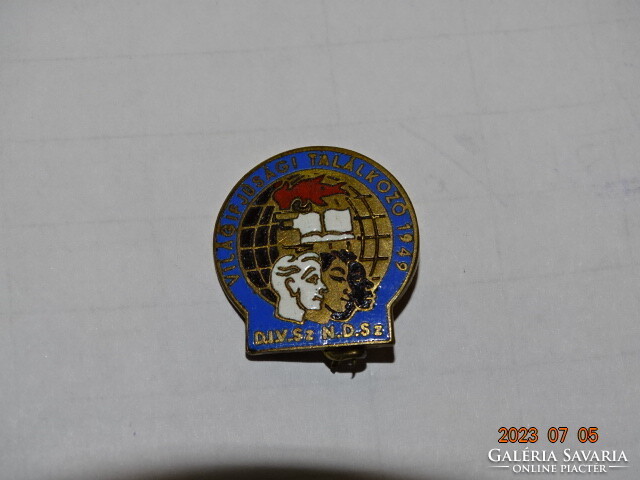 World Youth Meeting 1949 enamel pin badge vit