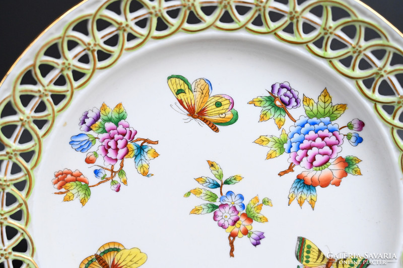 Herend porcelain openwork plate with Victoria pattern