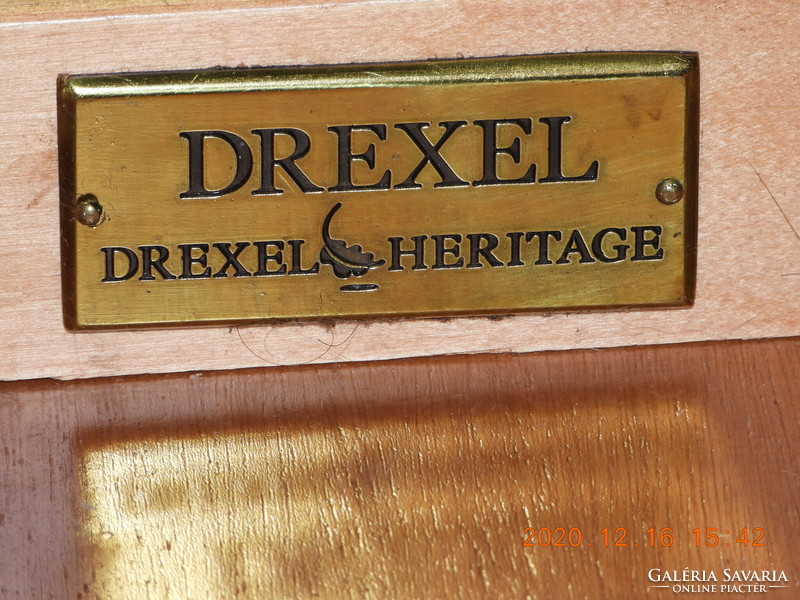 USA Drexel és Thomasville mahagóni íróasztal, asztal és tükrök
