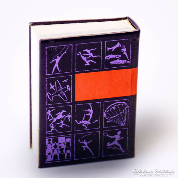 Our world champions - miniature book