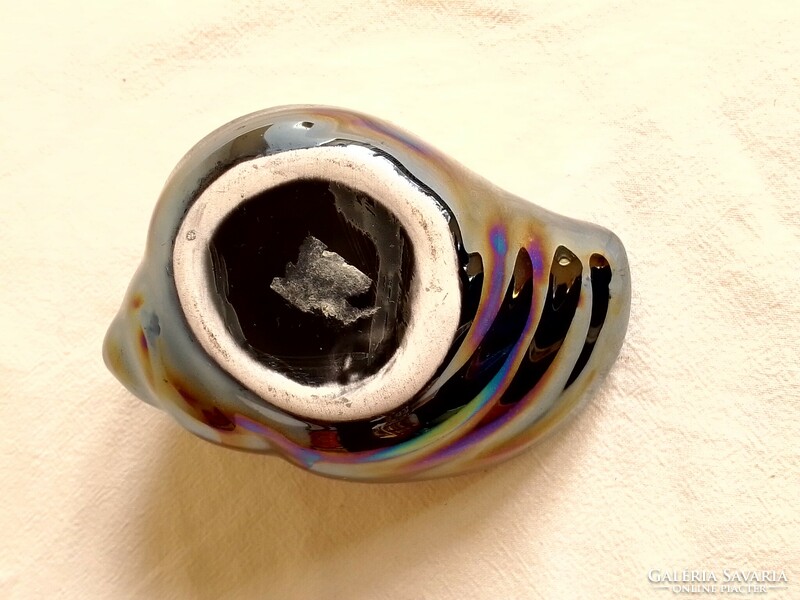 Gyönyörű irizáló grafit hematit szivárványos eozinos mázas porcelán csigaház tartó, nipp, vitrindísz