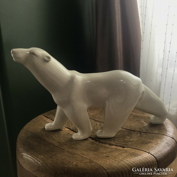 Régi Huszár Imre fehér mázas art deco terrakotta jegesmedve szobor
