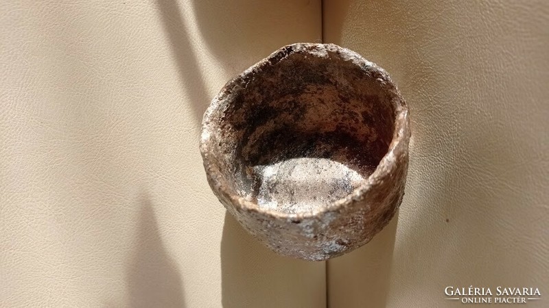 Barna raku jellegű kerámia pohár, keleti stílusú dísz csésze