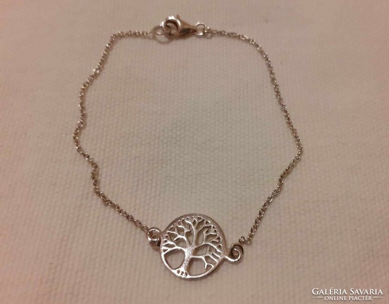Silver bracelet with tree of life pendant