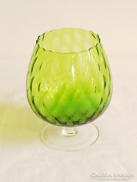 Régi zöld színes fújt üveg dekoratív dísz kehely különleges mintával, színtelen talppal 12 cm