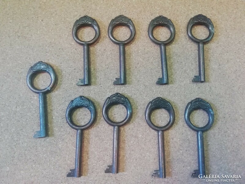 Retro door keys, antique effect 4, 9 pcs
