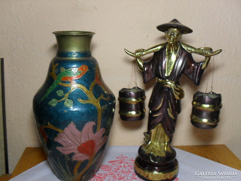 Retro copper bronze vase and water barrel statue