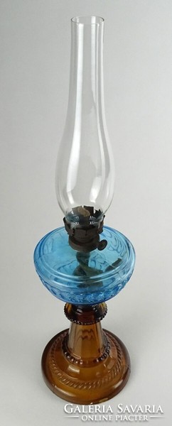 1L829 Antik színes üveg kék borostyán petróleumlámpa cilinderrel 48.5 cm