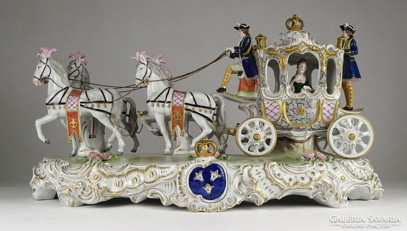 1P887 antique German sitzendorf huge porcelain queen on a four-horse carriage 28.5 X 23 x 52 cm
