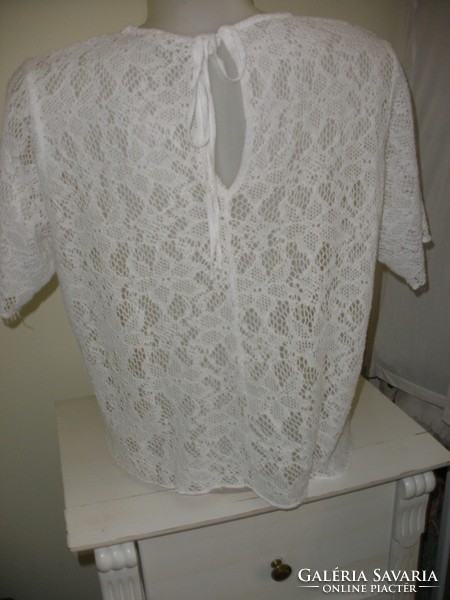 Snow white cotton-lace blouse