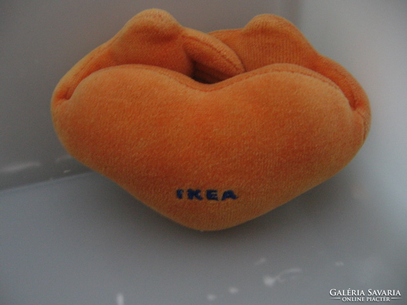 IKEA átkarolós  narancs színű plüss  szív