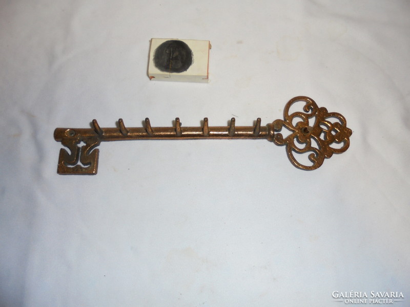 Retro wall key holder - shaped like a key