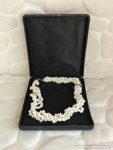 Small split pebble imitation pearl-colored plastic retro necklaces in original box