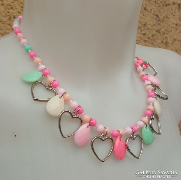 Fashion necklace with cheerful colorful beads