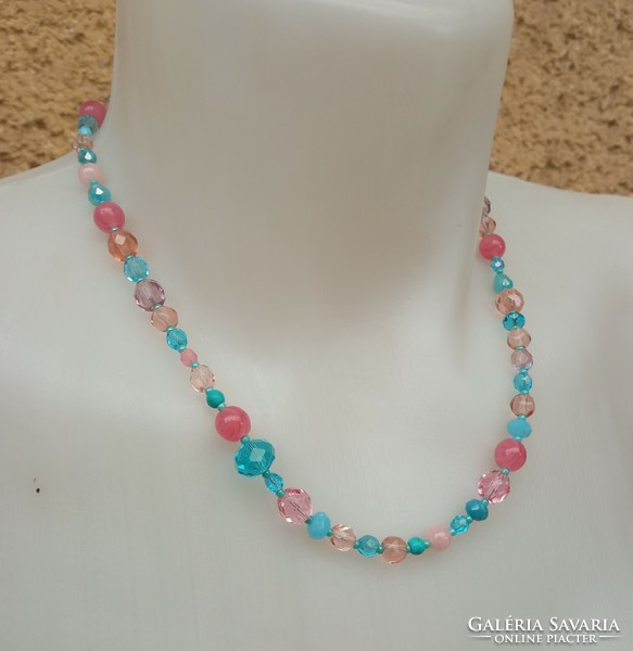 Fashion necklace with pink-blue pearls