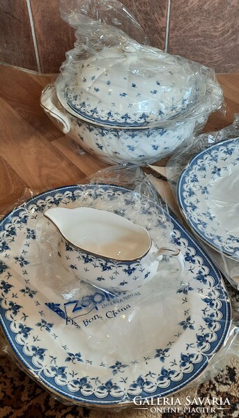 New, unopened, flawless zepter eden 12-person bone china dinner set