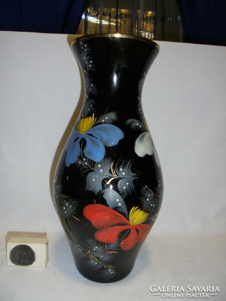 Old hand-painted black floral glass vase - kunstglas