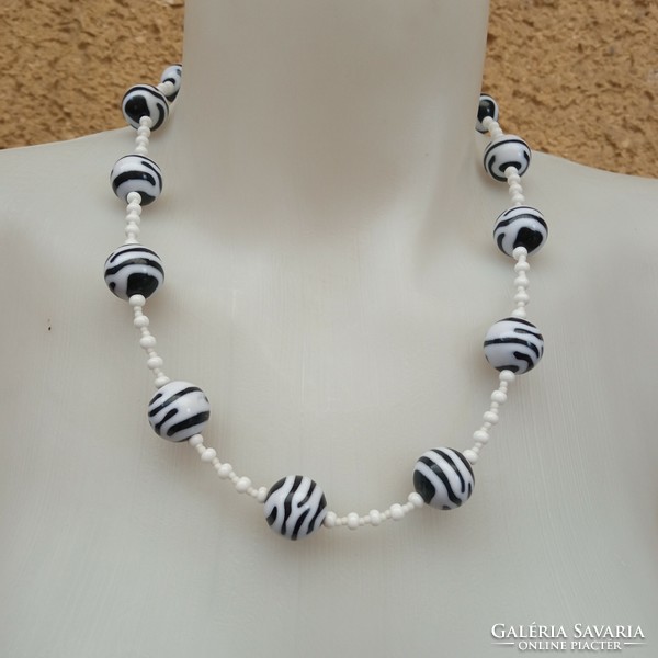 Fashion necklace - zebra pattern with black and white pearls