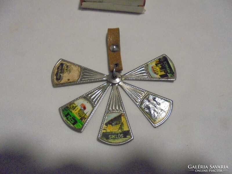 Retro fan-shaped metal key ring - souvenir of Hungarian cities - Harkány, Pécs, Skiklos, Máriagyód,....
