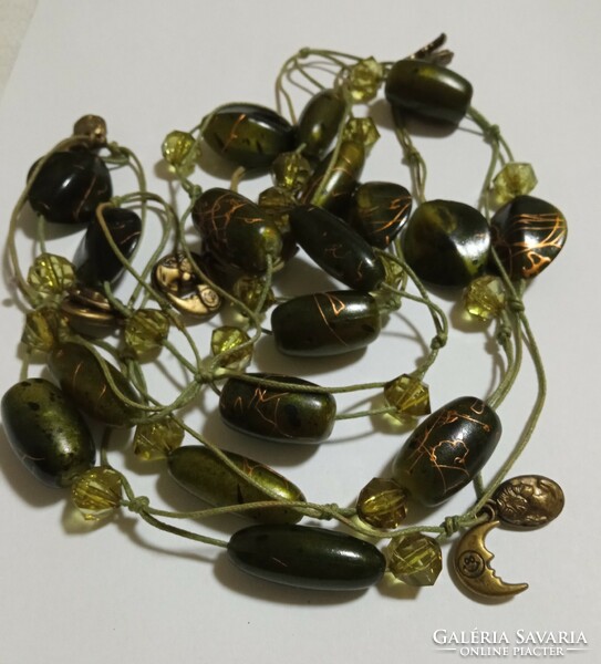 Fashion necklace - green very long shape with pearls