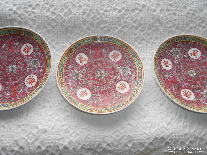 3 Chinese hand-painted porcelain plates, the price applies to 1 piece