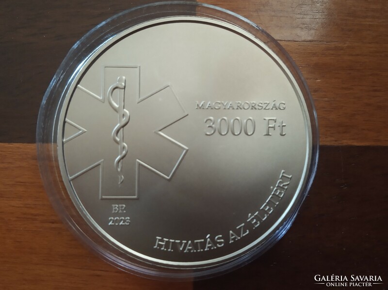 The HUF 3,000 coin of the national ambulance service is 75 years old in 2023