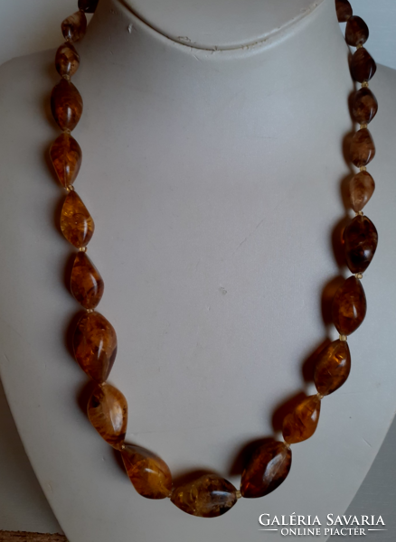 Amber necklace in good condition