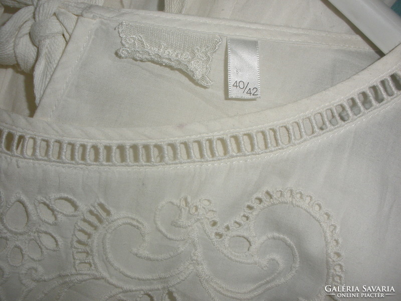 Lenge fehér ruha, áttört mintával 100% pamut KappAhl