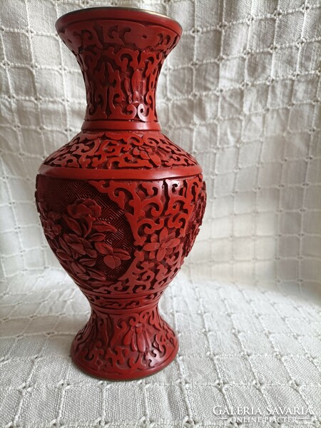 21 cm carved cinnabar vase