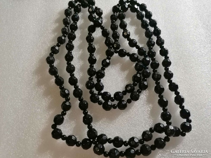 Sold out! Long (150 cm) faceted black string of pearls