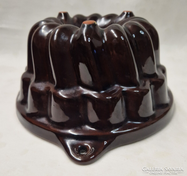 Glazed ceramic kuglóf baking dish with hanger in perfect condition 17.5
