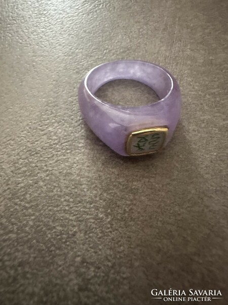 Jade stone ring with 14 kr insert